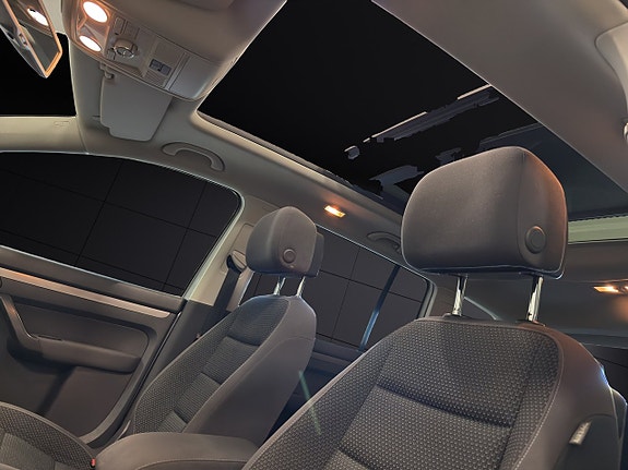 Volkswagen Touran 12 of 30