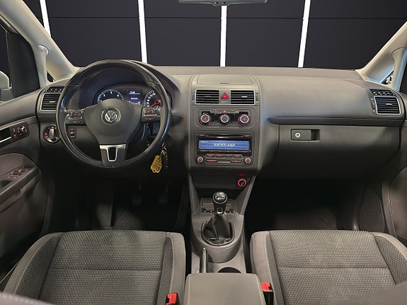 Volkswagen Touran 13 of 30