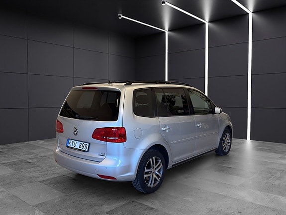 Volkswagen Touran 5 of 5