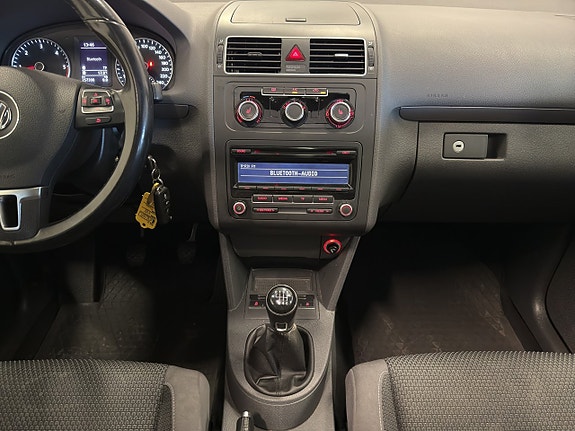 Volkswagen Touran 16 of 30