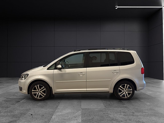 Volkswagen Touran 3 of 5