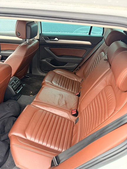 Volkswagen Passat 6 of 8