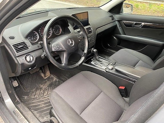 Mercedes-Benz C180 15 of 21