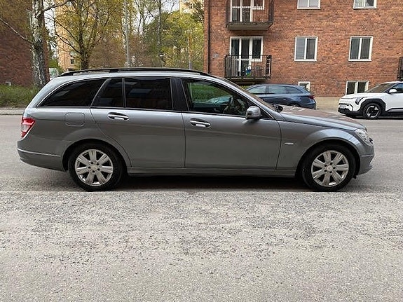 Mercedes-Benz C180 7 of 21