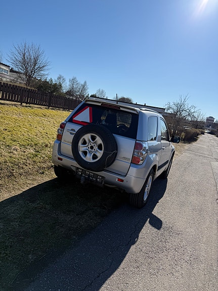 Suzuki Grand Vitara 4 of 11