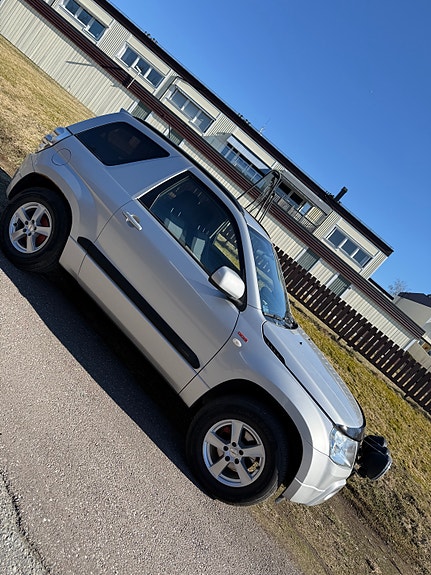 Suzuki Grand Vitara 2 of 11