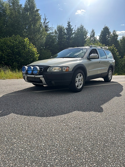 Volvo XC70 4 of 5
