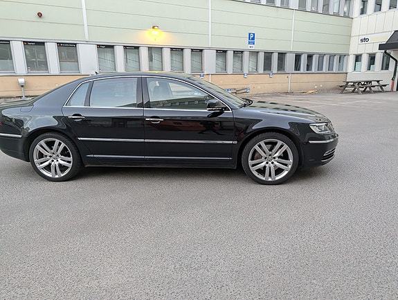 Volkswagen Phaeton 8 of 17