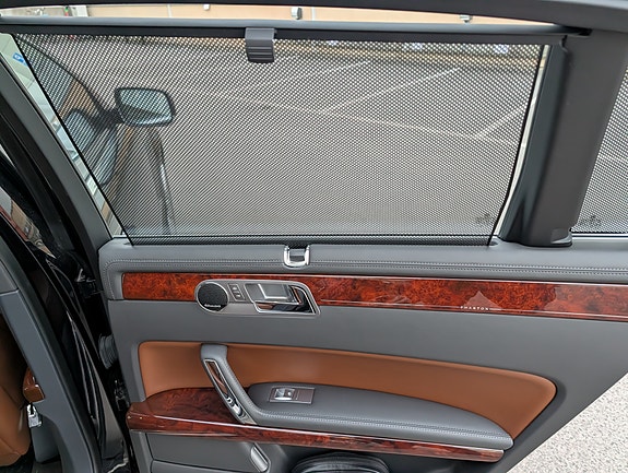 Volkswagen Phaeton 14 of 17