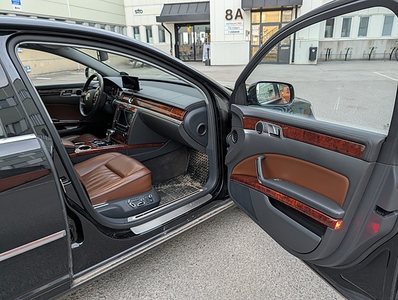 Volkswagen Phaeton 12 of 17