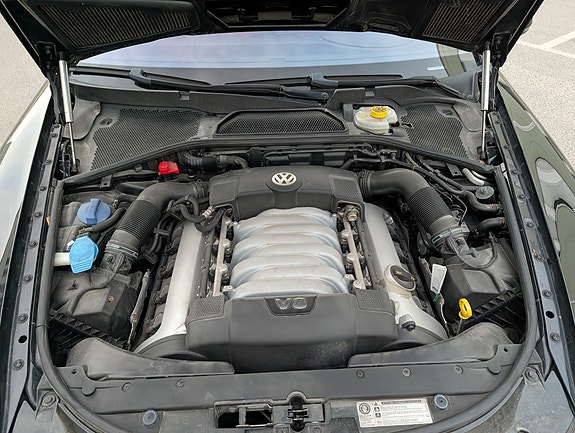 Volkswagen Phaeton 17 of 17