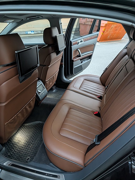 Volkswagen Phaeton 13 of 17