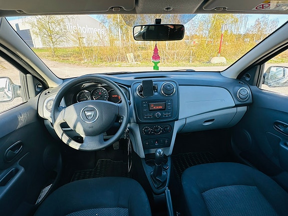 Dacia Sandero 6 of 8