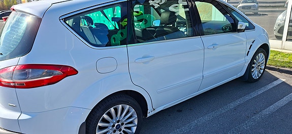 Ford S-MAX 5 of 5