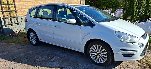Ford S-MAX 3 of 5