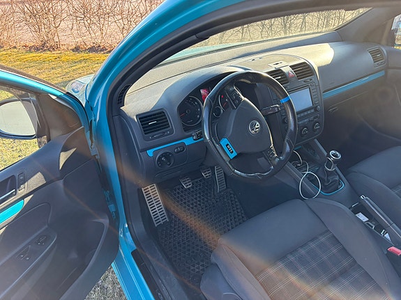 Volkswagen Golf V 10 of 13