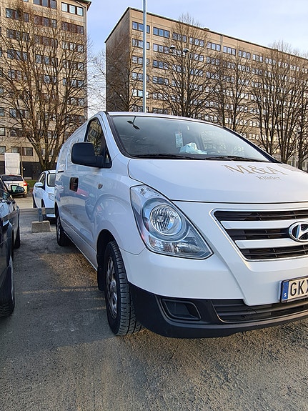 Hyundai H-1 6 of 8