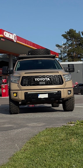 Toyota Tundra 3 of 5