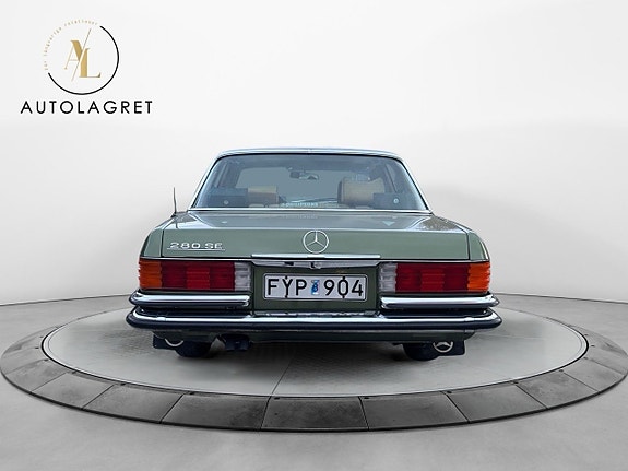 Mercedes-Benz 280 SE 4 of 13