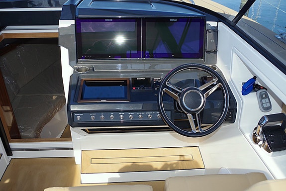 X-Yachts X-Power 33 4 of 8