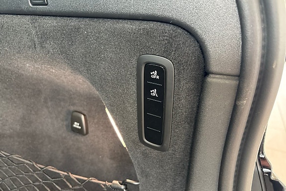Volvo EX90 14 of 30