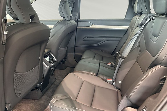 Volvo EX90 8 of 30