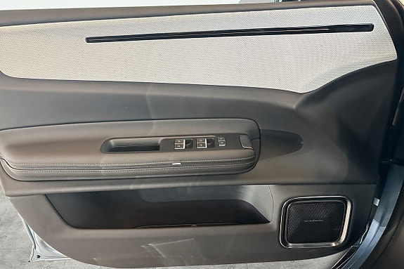Polestar 4 24 of 30