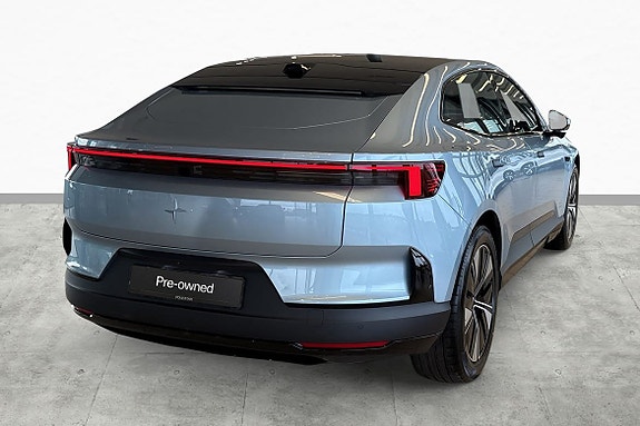 Polestar 4 8 of 30
