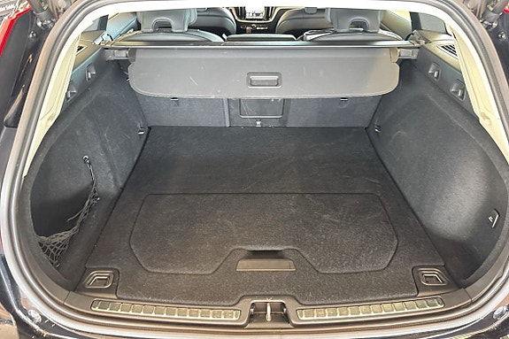 Volvo V60 13 of 30
