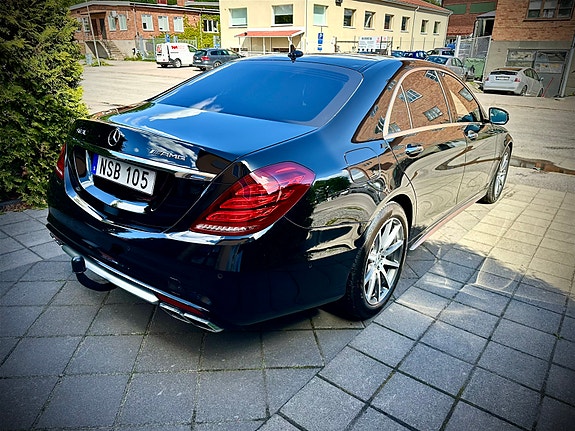 Mercedes-Benz S63 4 of 5