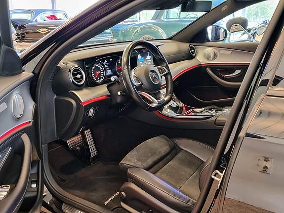 Mercedes-Benz E220 6 of 8