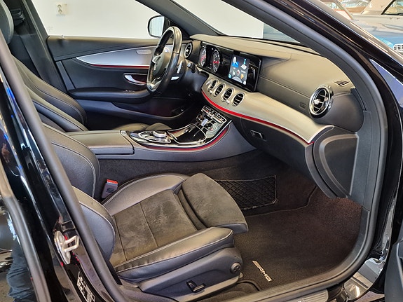 Mercedes-Benz E220 3 of 8