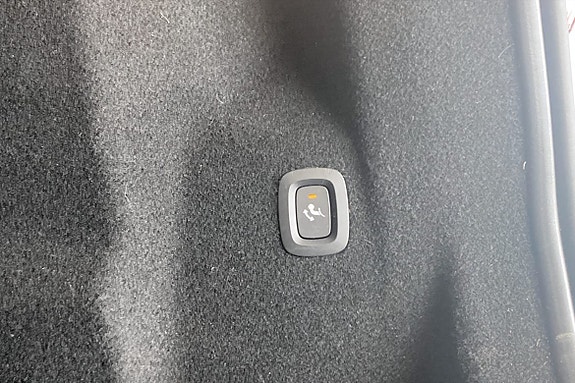 Volvo XC60 13 of 16