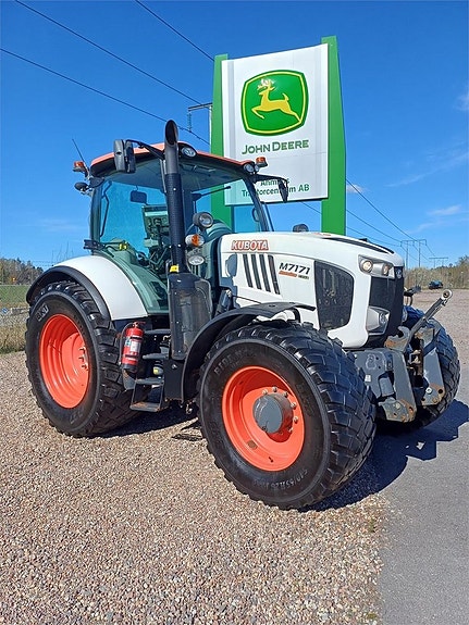 Kubota M7 171