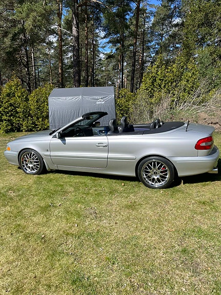 Volvo C70 2 of 6