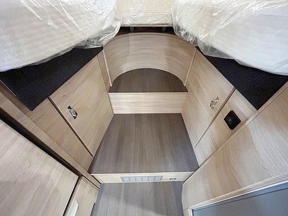 Knaus VAN TI PLUS 650 MEG Platinum Selection 4X4 AUTOMAT – ALDE - OFFROAD-PAKET - 165 HK - Långbäddar 17 of 30