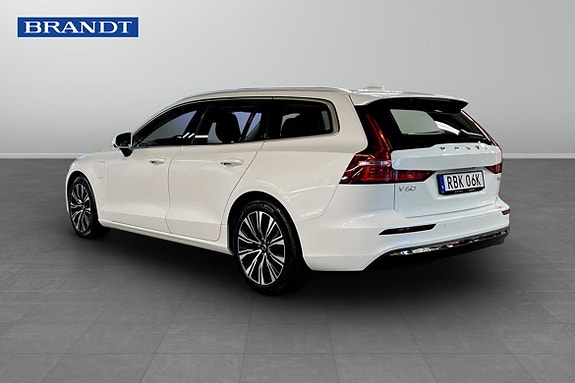 Volvo V60 2 of 9