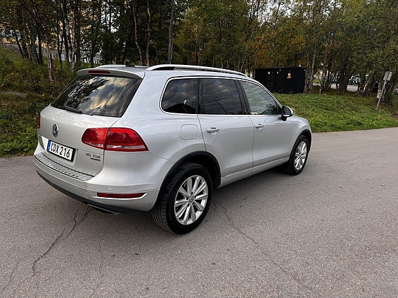 Volkswagen Touareg 3 of 14