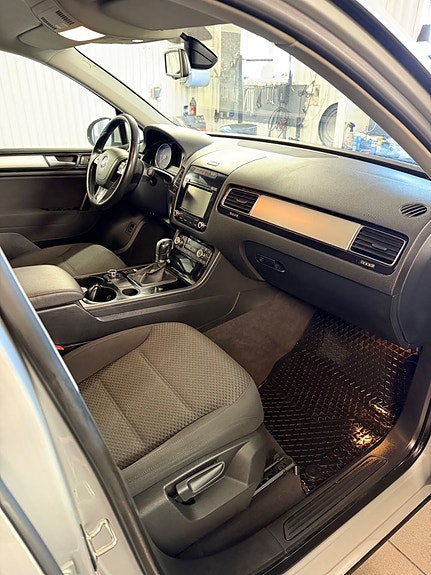 Volkswagen Touareg 13 of 14