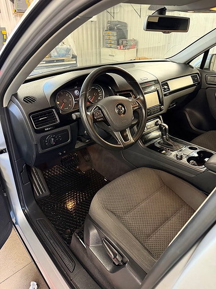 Volkswagen Touareg 10 of 14