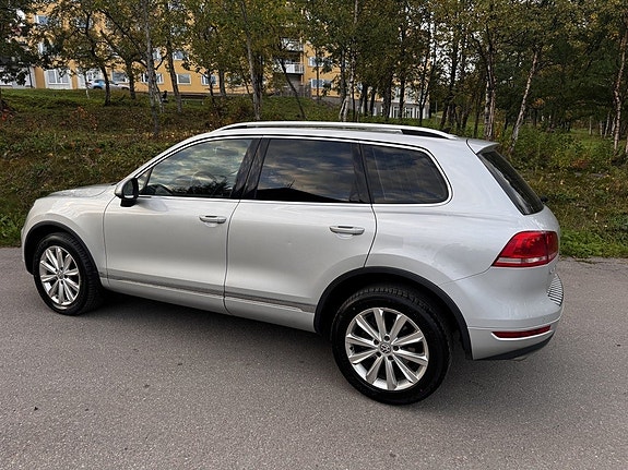 Volkswagen Touareg 8 of 14