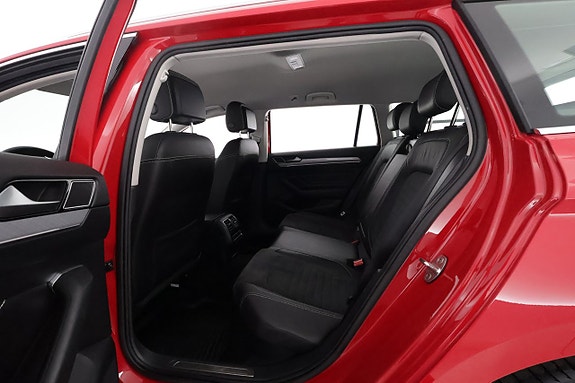 Volkswagen Passat 11 of 25