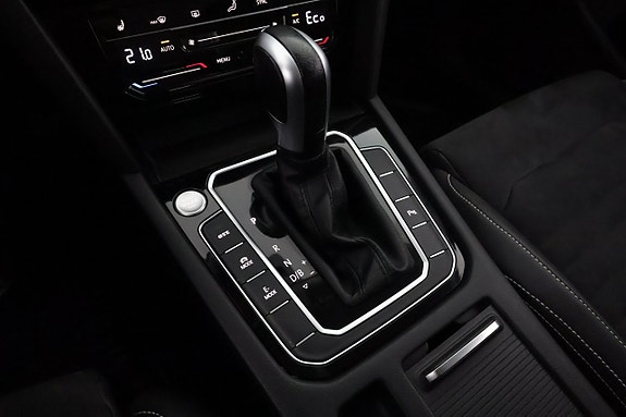 Volkswagen Passat 15 of 25