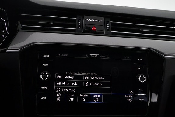 Volkswagen Passat 21 of 25
