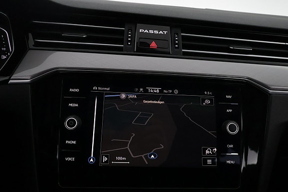 Volkswagen Passat 19 of 25