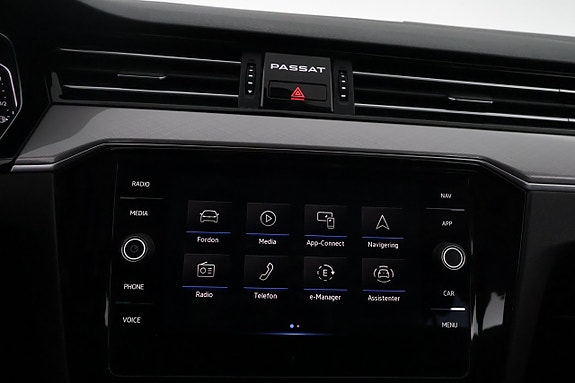 Volkswagen Passat 17 of 25