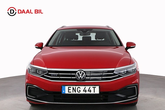 Volkswagen Passat 2 of 5