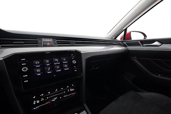 Volkswagen Passat 14 of 25
