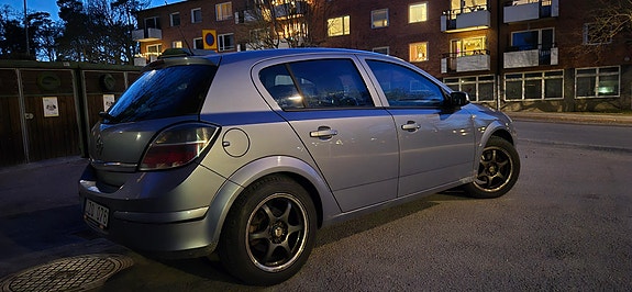 Opel Astra 2 of 5