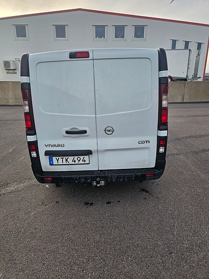Opel Vivaro 10 of 19